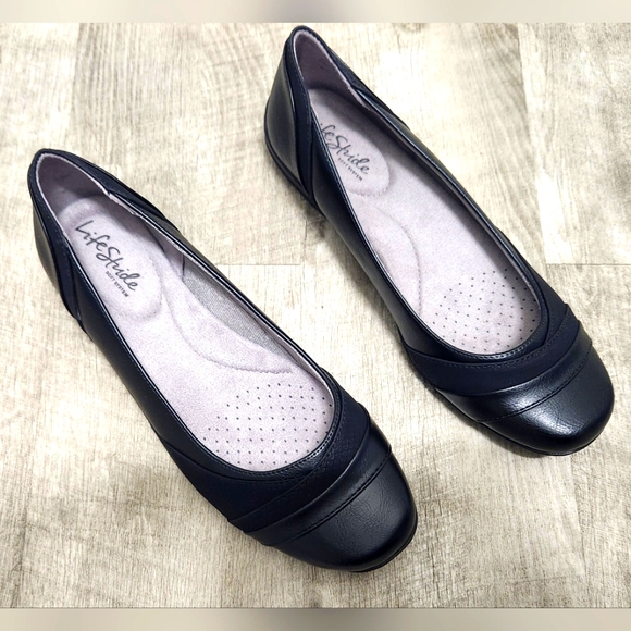 LifeStride Women's Dig Ballet Flat, Black Kylie - Size 8.5W     MSRP $59 - Picture 10 of 10